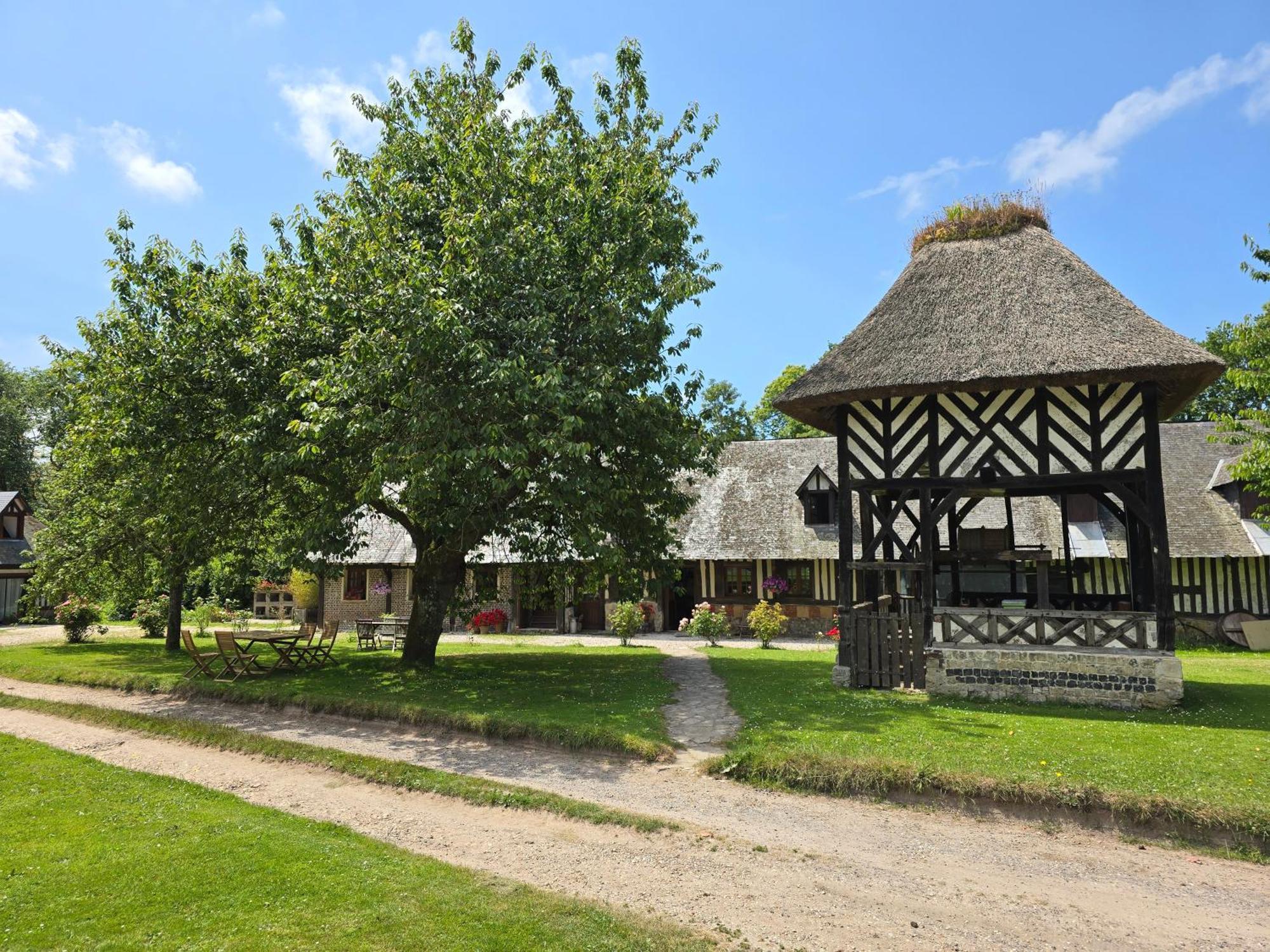 La Ferme Chevalier Hotel Équemauville Exterior foto